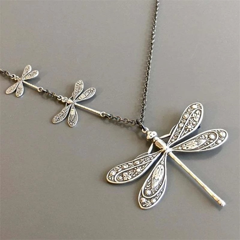 Retro Creative Carved Stitching Dragonfly Pendant Necklace Fashion Personality Design