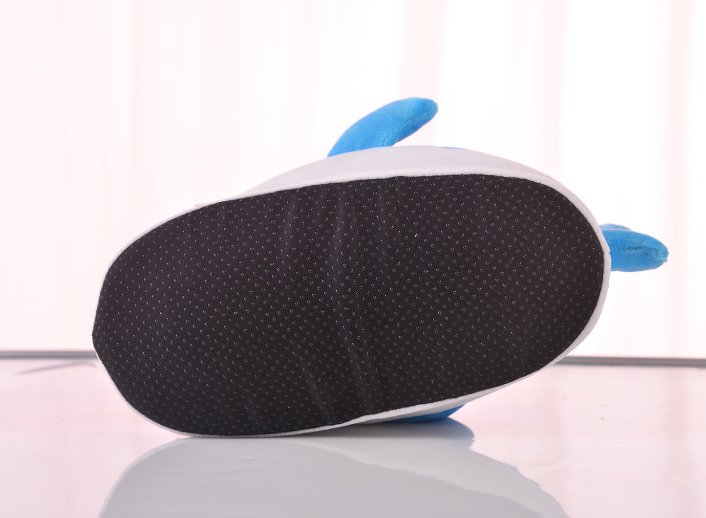 Shark Indoor Warm Plush Slippers